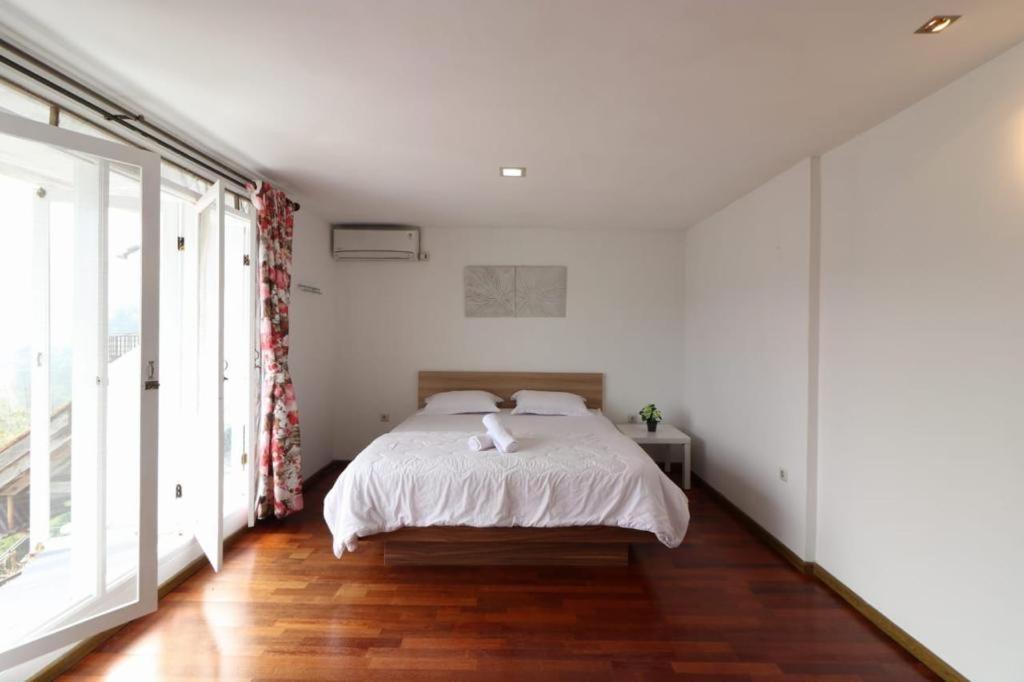 Villa Keluarga Syariah Resor Dago Pakar Bandung - View Bukit Ngoại thất bức ảnh